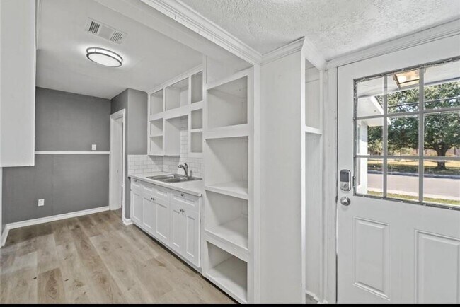 property at 1902A 11th St