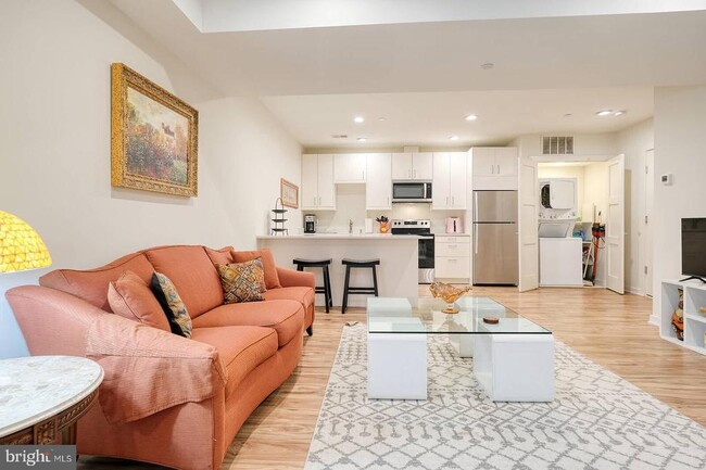 5822 Bradley Blvd in Bethesda, MD - Building Photo - Building Photo