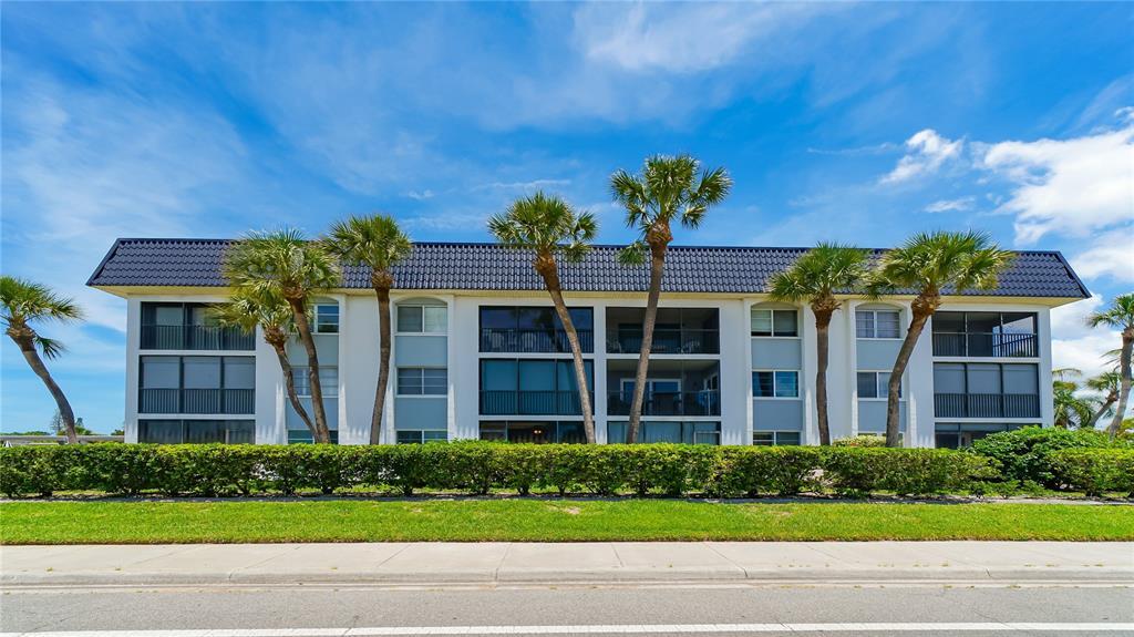 5600 Beach Way Dr in Sarasota, FL - Building Photo