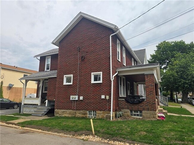 216 E Walnut St in Butler, PA - Building Photo - Building Photo