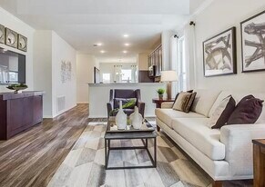 10473 Pineland Dr in Willis, TX - Building Photo