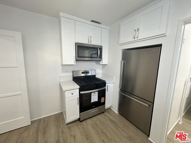 11913 Tennessee Ave in Los Angeles, CA - Building Photo - Building Photo