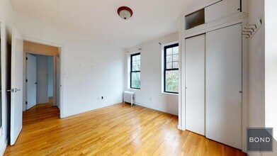 240 Waverly Pl in New York, NY - Building Photo - Building Photo