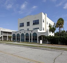 422 Julia St in Titusville, FL - Building Photo