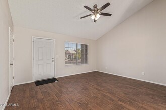 950 E Wickieup Ln in Phoenix, AZ - Building Photo - Building Photo