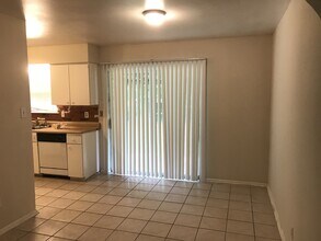 225 Meadow Ln in Schertz, TX - Building Photo - Building Photo