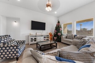 11918 Autumn Leaf Dr in Mont Belvieu, TX - Building Photo