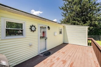 6 Redwood Rd in Howell, NJ - Building Photo - Building Photo