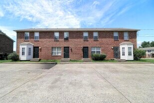 2000 Tynewood Dr in Clarksville, TN - Building Photo