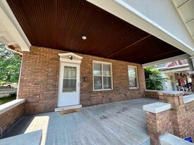 306 E Scarritt St in Springfield, IL - Building Photo