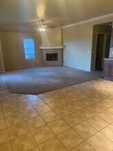 10305 NW 38th Terrace in Yukon, OK - Building Photo - Building Photo