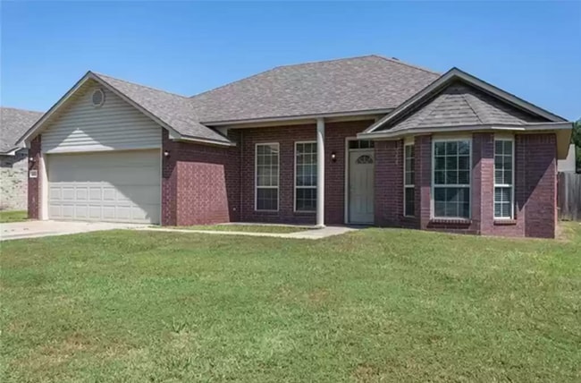 property at 2624 Red Oak Dr