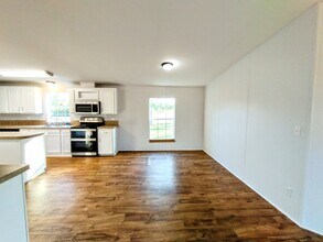 299 Cayenne St in Interlachen, FL - Building Photo - Building Photo