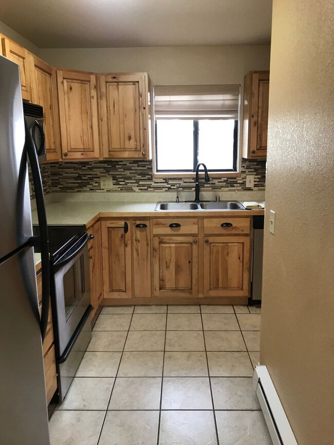 3285 Canyon Dr in Billings, MT - Building Photo - Building Photo