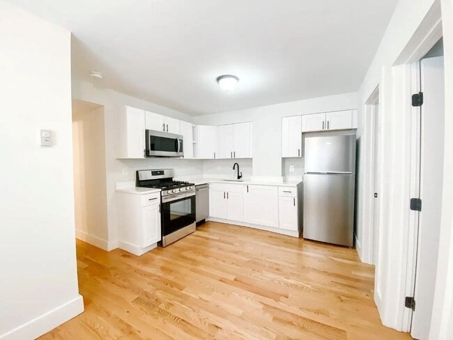 13 Margaret St, Unit 3