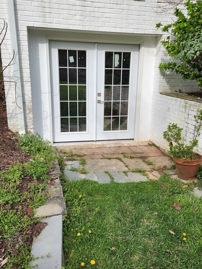 12701 Watertown Ct Rentals in Rockville, MD