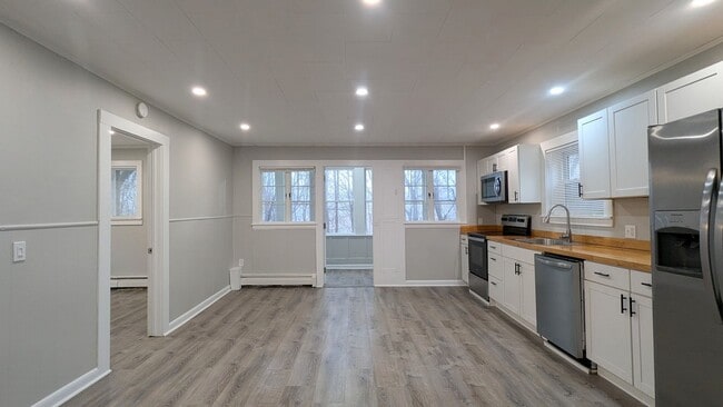 10 Crosby St Pl in Augusta, ME - Building Photo - Building Photo