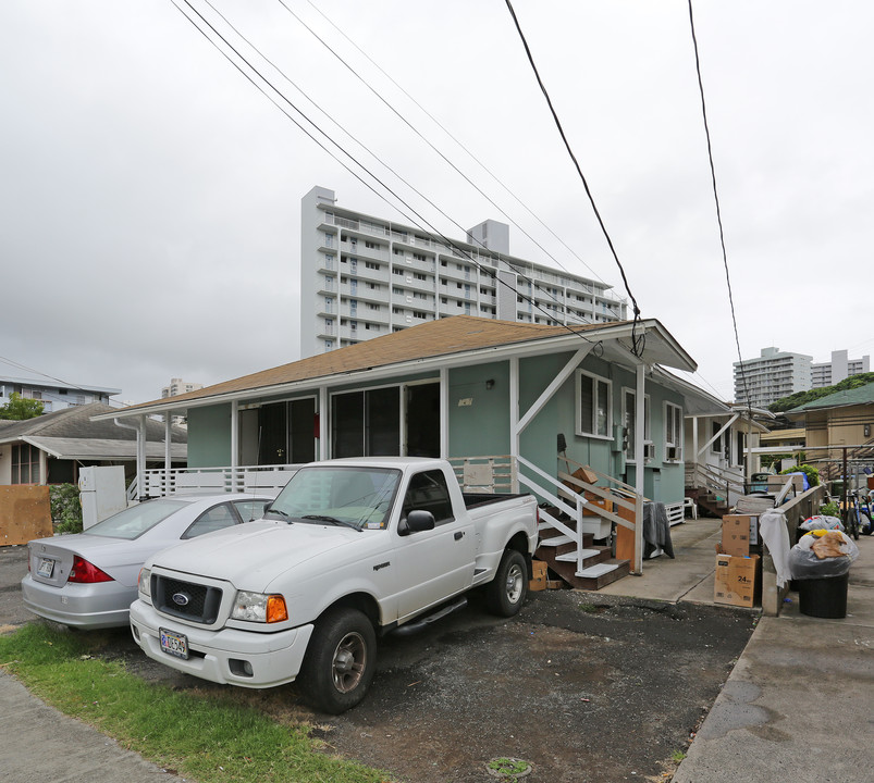 707 University Ave in Honolulu, HI - Building Photo