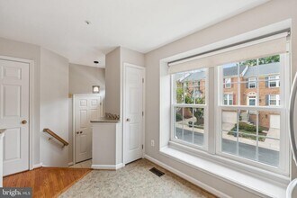 13524 Hayworth Dr in Potomac, MD - Building Photo - Building Photo