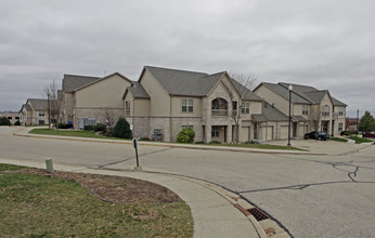 Hanover Square Apartments in Madison, WI - Building Photo - Building Photo