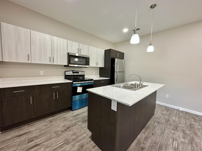 1312 Vani Dr, Unit 4