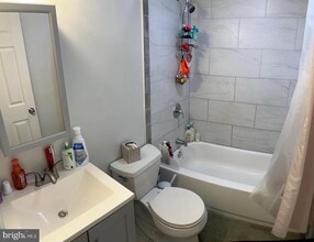 1054 Avenue B in Langhorne, PA - Building Photo - Building Photo