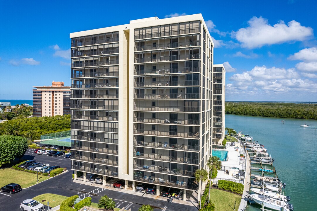 Bay Harbor Club in Bonita Springs, FL - Building Photo