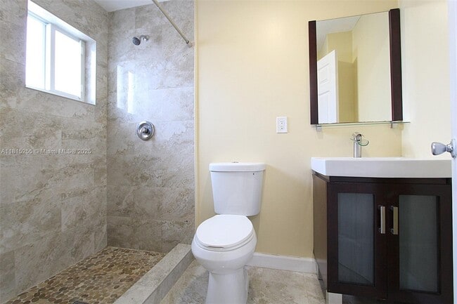 7281 SW 9th St in Miami, FL - Building Photo - Building Photo
