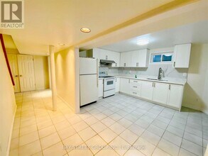 69 Shellamwood Trail in Toronto, ON - Building Photo - Building Photo