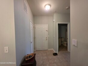 625 Sloan Ct in Matawan, NJ - Building Photo - Building Photo