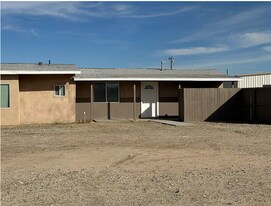 8233 W Avenue E12, Unit GH in Lancaster, CA - Building Photo