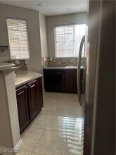 6255 W Arby Ave in Las Vegas, NV - Building Photo - Building Photo