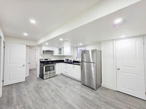 948 Broadway Blvd in Peterborough, ON - Building Photo - Building Photo