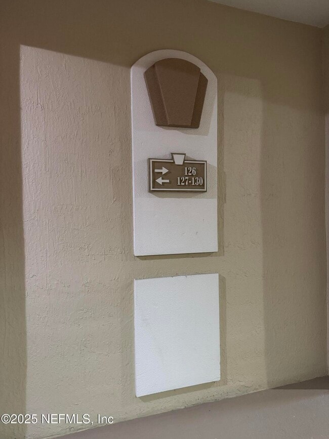 13364 Beach Blvd in Jacksonville, FL - Foto de edificio - Building Photo