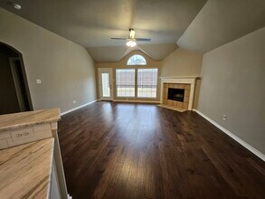 11612 Wild Pear Ln in Fort Worth, TX - Foto de edificio - Building Photo
