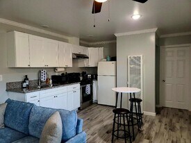 1409 N Thornburg St in Santa Maria, CA - Building Photo