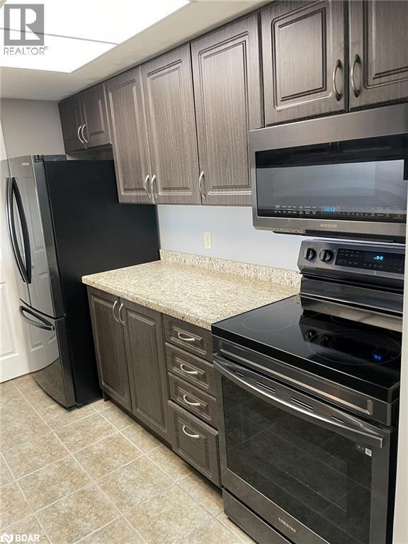 75 Ellen St in Barrie, ON - Building Photo - Building Photo