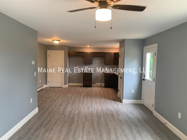 9 Twin Oak Dr in Glenburn, ME - Building Photo - Building Photo