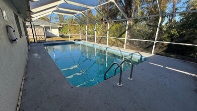 1407 SE 24th Ave in Cape Coral, FL - Building Photo - Building Photo