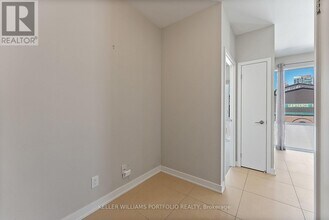 3 Market St. in Toronto, ON - Building Photo - Building Photo