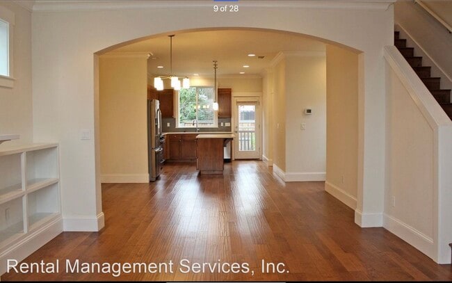 5406 NE Couch St in Portland, OR - Building Photo - Building Photo