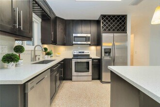 2401 SW 31st Ave in Miami, FL - Building Photo - Building Photo