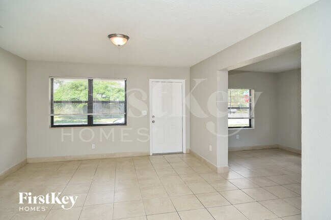 4260 SW 18th St in Fort Lauderdale, FL - Foto de edificio - Building Photo
