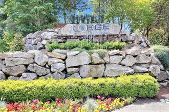 Lodge at Madrona Ridge in Tacoma, WA - Foto de edificio - Building Photo