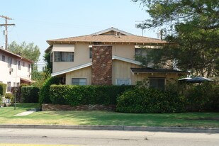 14209 Moorpark St Apartments