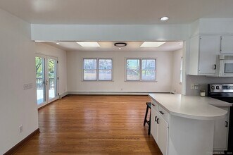 29 Ridgeley St in Darien, CT - Building Photo - Building Photo