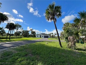 3335 16th Ave SE in Naples, FL - Building Photo - Building Photo