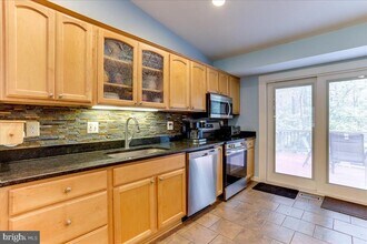 2509 Fauquier Ln in Reston, VA - Building Photo - Building Photo