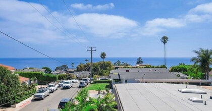 1105 N Coast Hwy, Unit H in Laguna Beach, CA - Foto de edificio - Building Photo