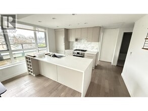 7828 Granville St in Vancouver, BC - Building Photo - Building Photo